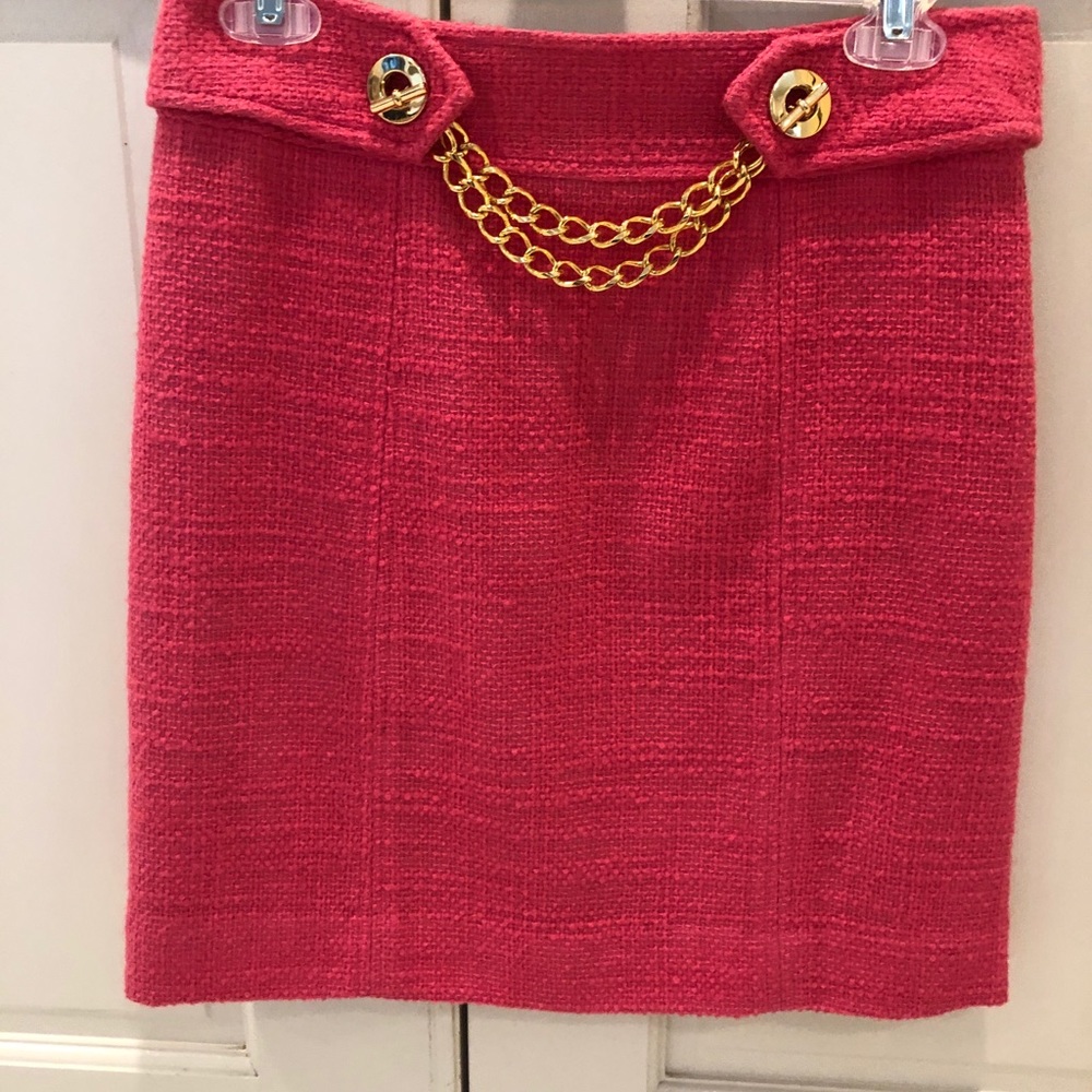 Stunning Milly skirt with gold accessories